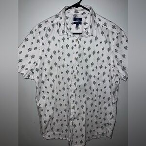 Men’s button up short sleeve shirt